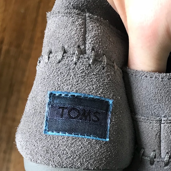 New TOMS gray suede moccasin bootie, sz 6. - Picture 4 of 5
